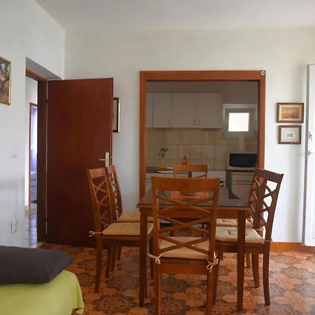 Mladen * トロギール